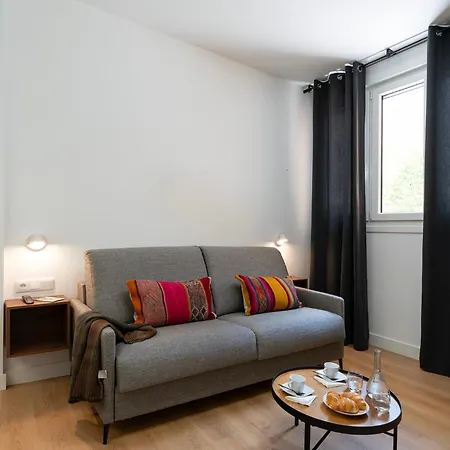 Apartment Lang